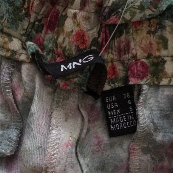 💞NWT MNG Floral Shorts w Pockets - Picture 2 of 3
